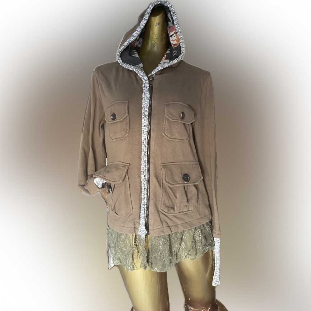 Soft women’s hoodie with multiple pockets, lace detail & beautiful floral lining